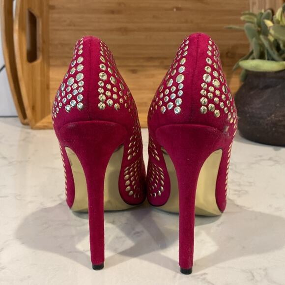 Betsey Johnson Faalyn Fuschia Studded Pointed Toe heels rocker size 6.5 quirky - Picture 2 of 10